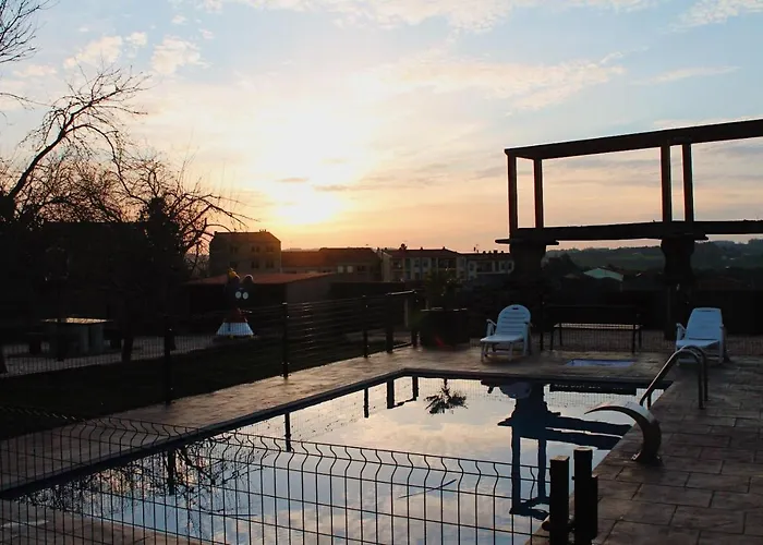 Guest house Casa Costoya 3*